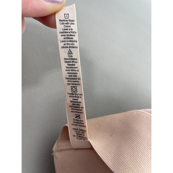 Rhonda Shear 2 Pack Molded Cup Bra with Wrap Back Size Medium Black Beige 665.9 - Picture 7 of 10
